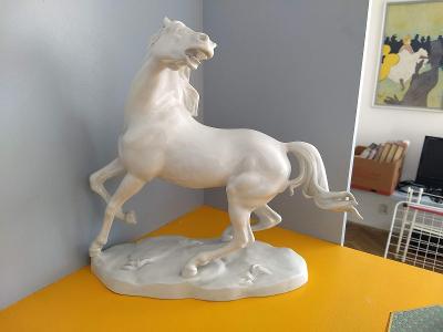 porcelánový kůň
