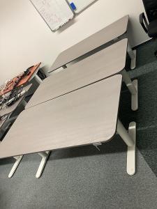 Elektrický polohovací stůl BEKANT z IKEA