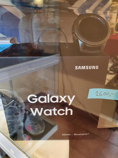 Samsung galaxy watch 42 mm,,,jak nové!!!sleva!!! - Chytré hodinky