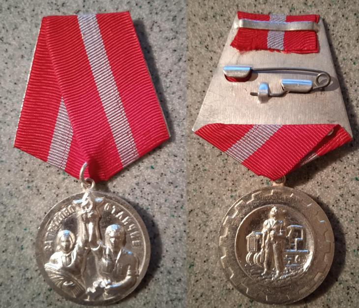 Medaile "Za vyznamenání práce" Bulharská lidová republika 04 - Sběratelská faleristika