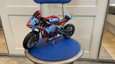 Lego Technic 42036 Silniční motorka