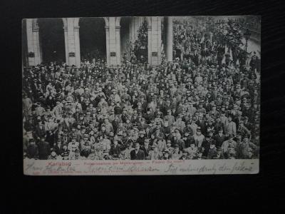 Karlovy Vary,,Mlýnská kolonáda,koláž,stovky lidí,1905,bezva.