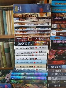 Knihy sci-fi, fantasy a horor