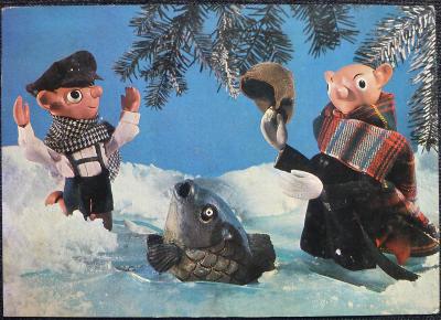 Spejbl a Hurvínek na Vánočním pohledu z roku 1978