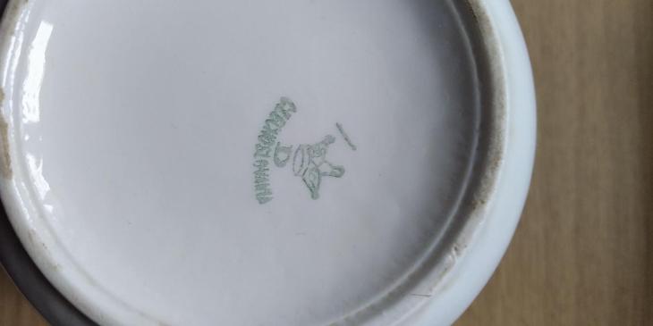 Starožitné porcelánové hrnečky značené  - Starožitné porcelánové hrnky, šálky a koflíky