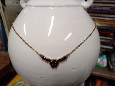 starý pozlacený stříbrný náhrdelník s č. granáty