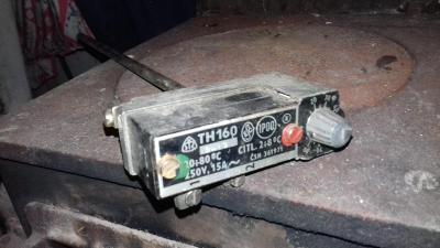 Funkční nepoužitý stonkový termostat MetraTH160-250V/15A~/20÷80°C/32cm