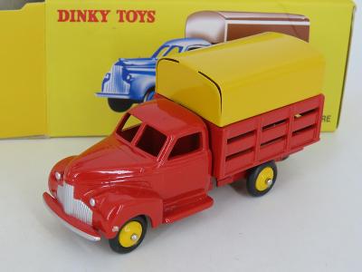 Studebaker Tapissiere DINKY Mattel Made in Chinaccca 1:50