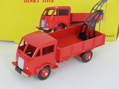 Ford Camionnette De Depannage  DINKY Mattel Made in Chinaccca 1:50