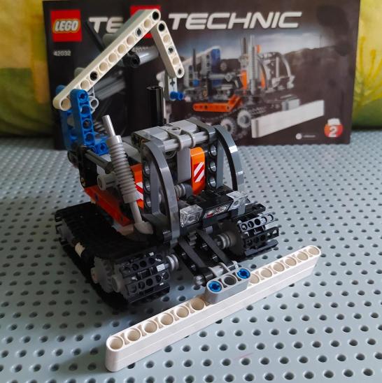 Lego Technic Sněžná rolba - LEGO