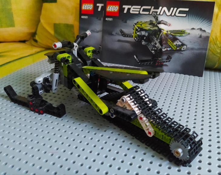 Lego Technic Sněžný skútr - LEGO