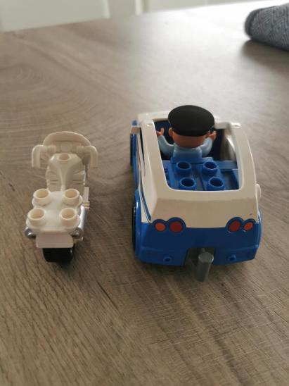 LEGO DUPLO AUTO POLICEJNÍ A MOTORKA I S FIGURKOU ŘIDIČE
