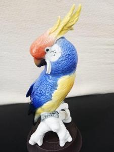 Porcelánový papoušek ,ENS .