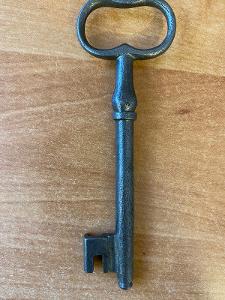 Klíč, konec 18. století, délka 12 cm, bez poškození