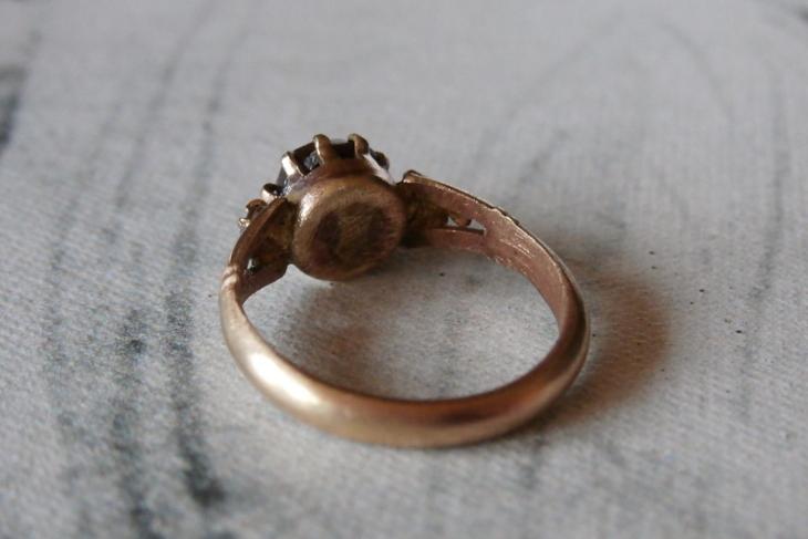 Starožitný prsten s českými granáty