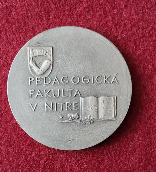 Medaile Fakulta v Nitře - Medaile