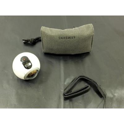 Sférická kamera Samsung Gear 360