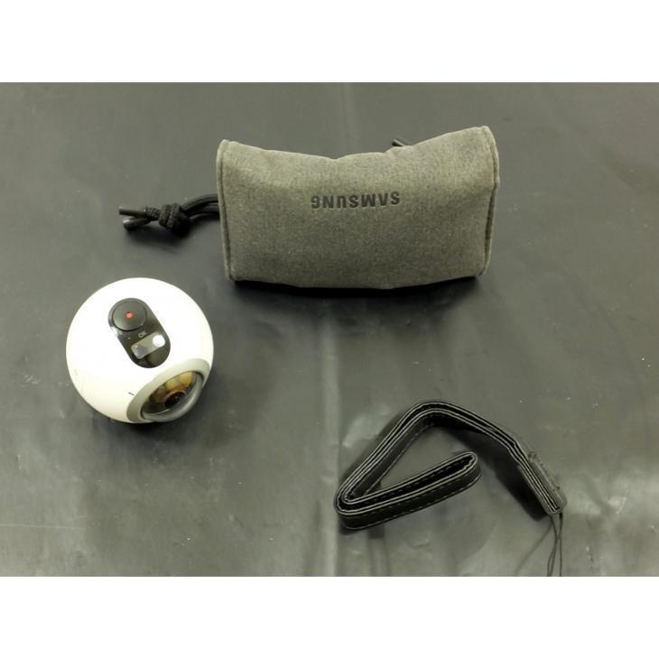 Sférická kamera Samsung Gear 360 - Bezpečnostní kamery