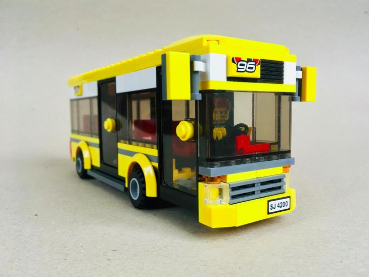 LEGO® City 7641, Městské nároží - autobus - LEGO