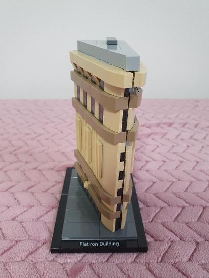 LEGO ARCHITECTURE FLATIRON BUILDING - BEZ KRABICE A NÁVODU