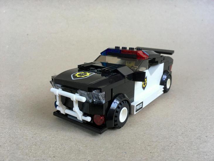 LEGO® PŘÍBĚH2 70819, Automobilová honička Zlého poldy - policejní auto