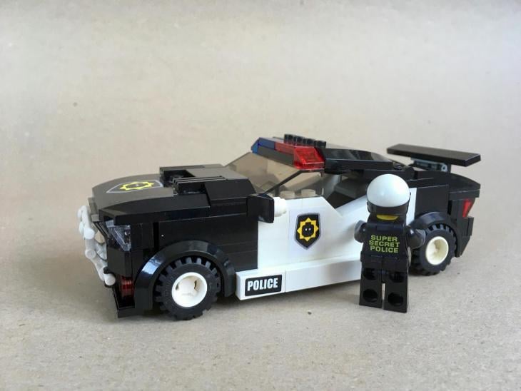 LEGO® PŘÍBĚH2 70819, Automobilová honička Zlého poldy - policejní auto