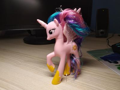 My little pony Princess Cadance poník figurka