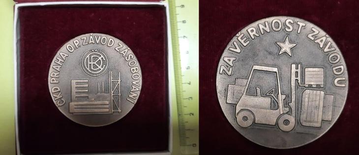 ČKD závod zásobování vysokozdvižný vozík Za Věrnost - Medaile numismatika