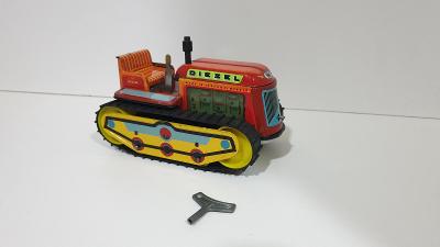 KDN - Stará hračka - PASAK - Mechanický traktor