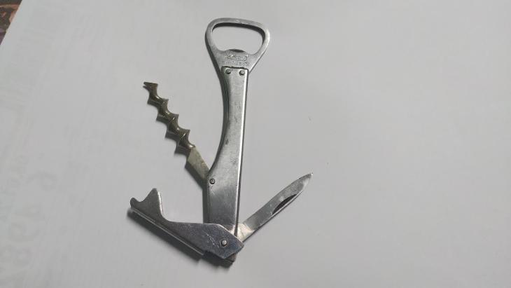 Mikov nožík-otvírák-vývrtka 