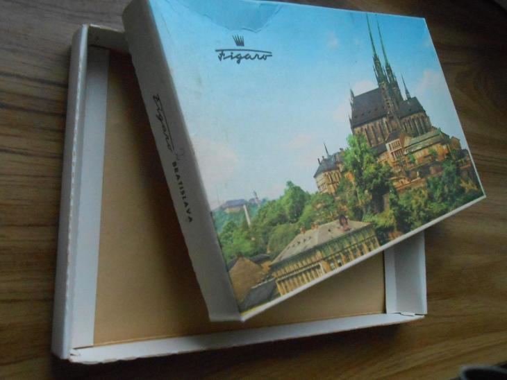 Krabice stará kartonová, bonboniéra Figaro - Plechové krabičky pro sběratele