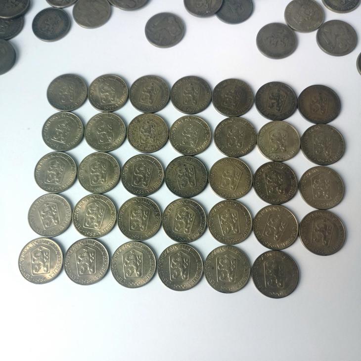 Soubor 63 mincí 1Kčs se státním znakem ČSSR /ražby z let 1962-90