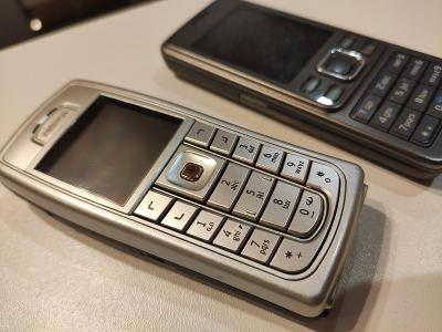 Mobilní telefon Nokia 2ks