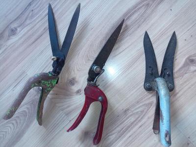 Troje nůžky staré zahradní kovové
