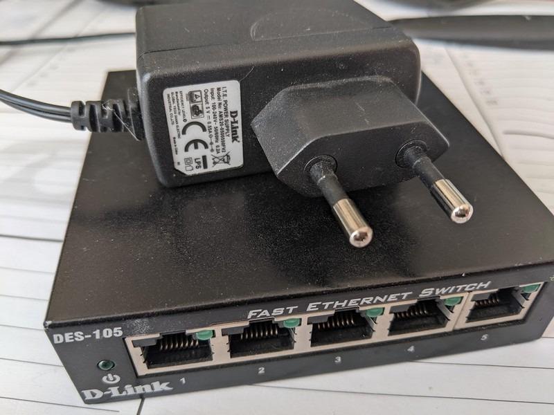 Fast Ethernet Switch D-Link DES-105, C2, 5portový - Komponenty pro PC