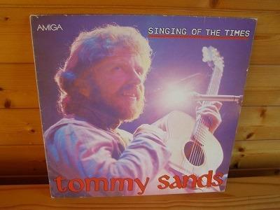 Tommy Sands - Singing of the times