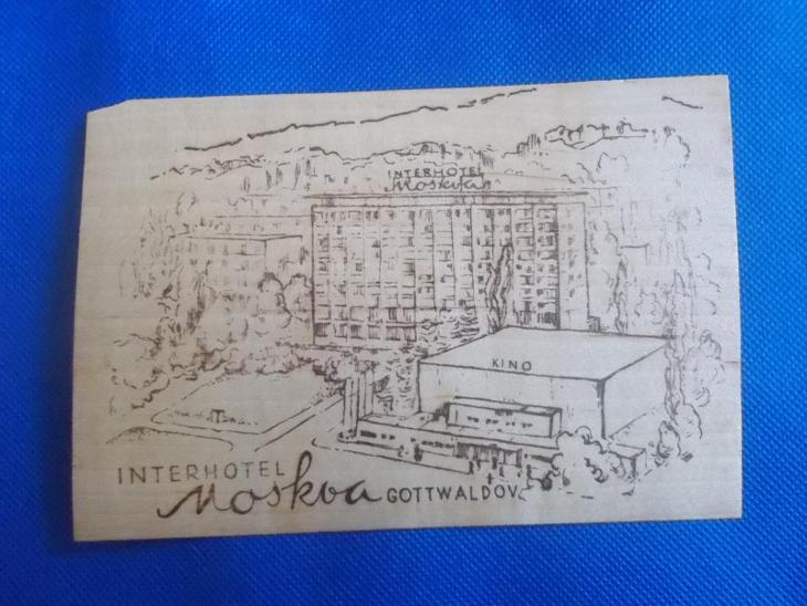 Dřevěná pohlednice dýha Zlín Gottwaldov Interhotel Moskva 