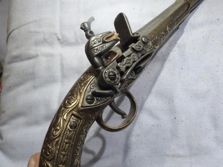 +* Krásná stará replika soubojové pistole - mosaz - těžká  - Sběratelské zbraně