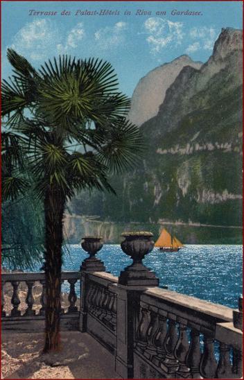 Lago di Garda * terasa, lodě, silnice, hory, Alpy * Itálie * Z2010 - Pohlednice