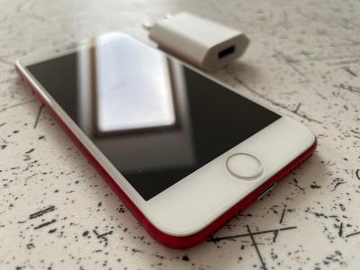 APPLE iPhone 7 128gb RED 100%FUNKČNÍ 97,5++%VZHLED +NEW adaptér OD1KČ