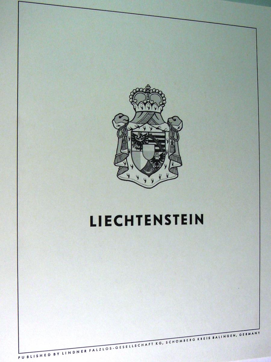 0321 Sbírka známek LIECHTENSTEIN + 3 luxusní alba s kazetou - Sběratelství