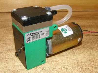 Kompaktní vakuová pumpa Thomas 8003V, 24 VDC, -70 kPa