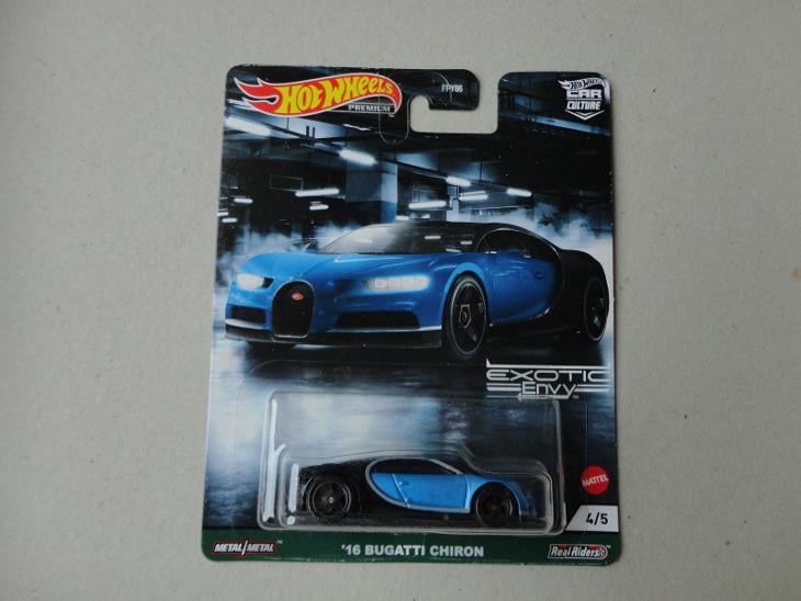 Hot Wheels 16 Bugatti Chiron.Rozbalený.Krabička je otevřena.