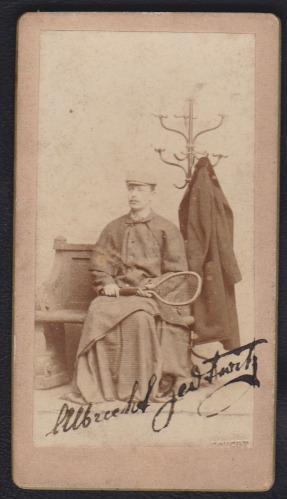 Hrabě Albrecht Zedtwitz coby tenista, ateliér Eckert, podpis
