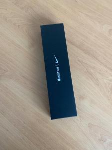 Apple Watch Nike Series 7 41mm Starlight 