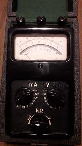 Starý měříčí přístroj  DU-10