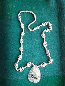 Dámský náhrdelník ze slonoviny starožitný, zachovalý 