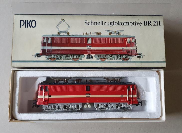 DR elektrická lokomotiva 211 035-1, výrobce PIKO, vláčky H0 - Modelová železnice