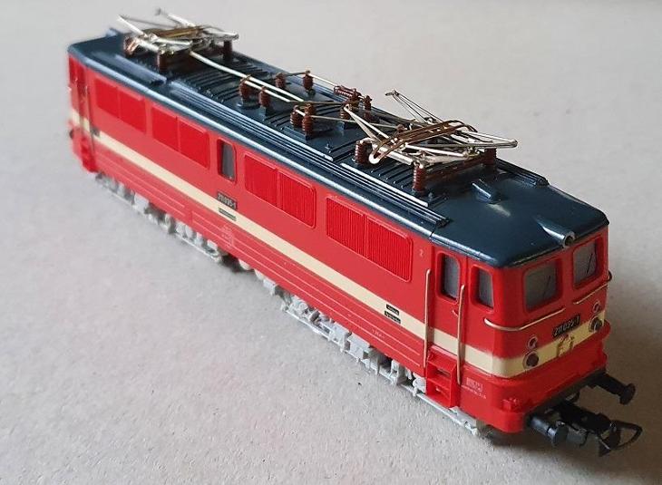 DR elektrická lokomotiva 211 035-1, výrobce PIKO, vláčky H0 - Modelová železnice