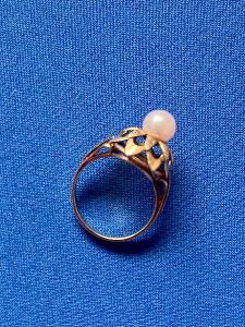 Zlatý prsten s pravou perlou 